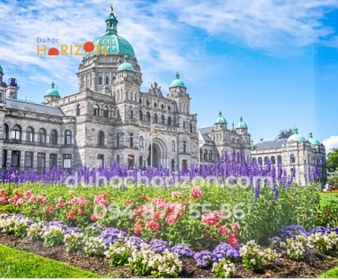 UNIVERSITY OF VICTORIA